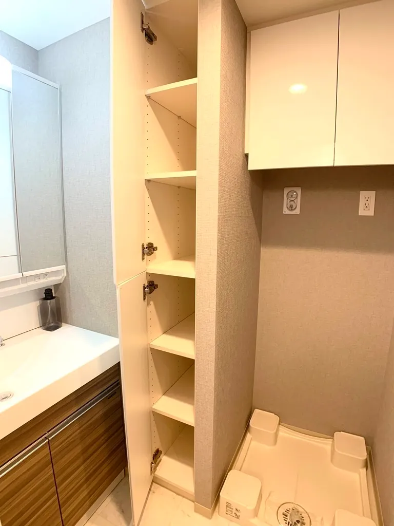 Wilterrace Morishita 3-Chome - Interior - ["Cabinetry", "Furniture", "Shelf"]