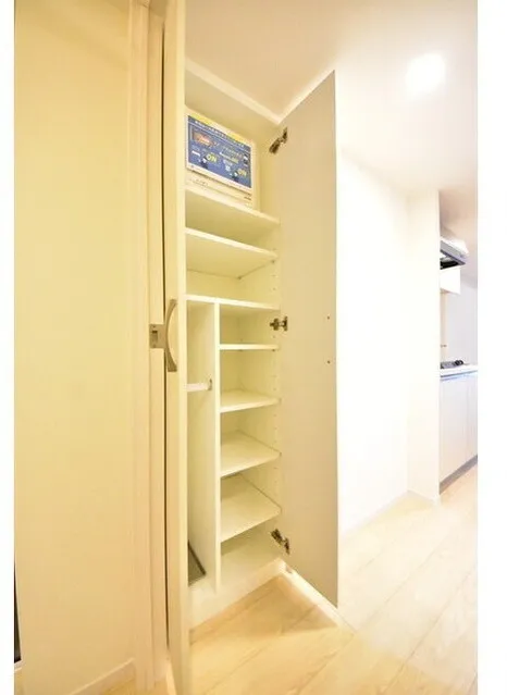 AZEST Shimura 3-chome II - Interior - ["Wood", "Flooring", "Floor"]