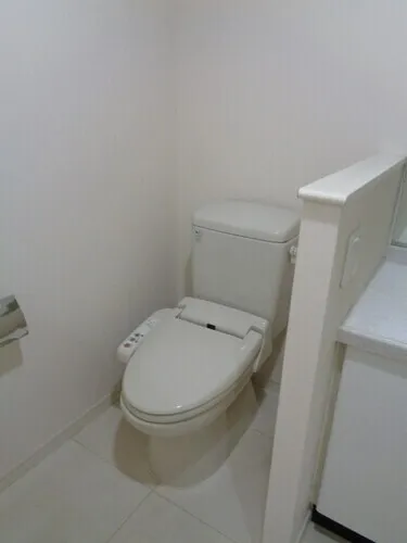 Cross Residence Shirokane Takanawa - Interior - ["Toilet seat", "Toilet", "Plumbing fixture"]