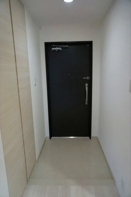 Ambiente Komagome - Interior - ["Door", "Fixture", "Flooring"]
