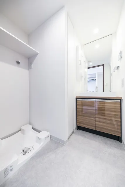 Maison Croizon - Interior - ["Property", "Cabinetry", "Building"]