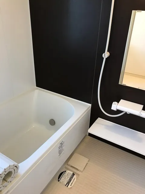Felice - Interior - ["Tap", "Plumbing fixture", "Bathtub"]