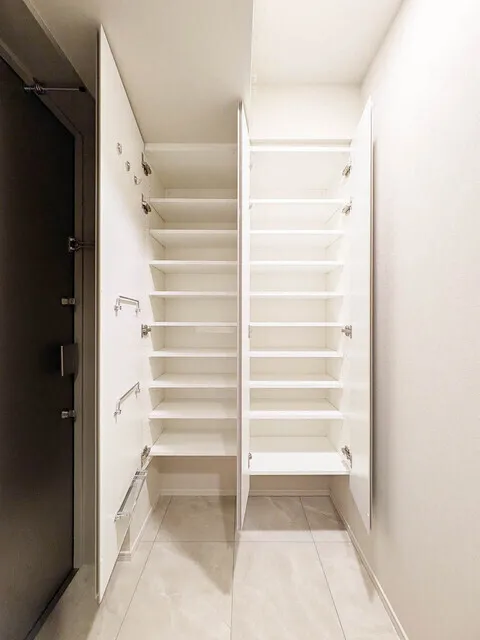 Lefon Progre Hongo 3-Chome - Interior - ["Wall", "Wood", "Flooring"]