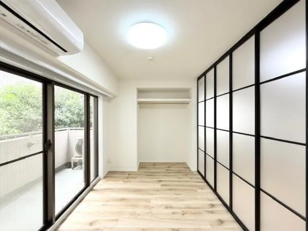 Lier Wakamatsucho - Interior - ["Flooring", "Floor", "Ceiling"]