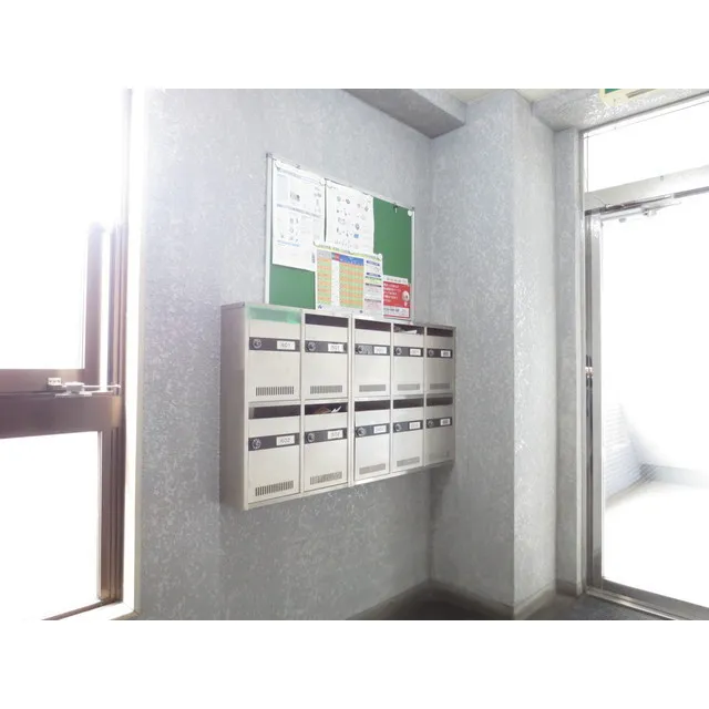 YMT Place I - Exterior - ["Rectangle", "Fixture", "Shelving"]
