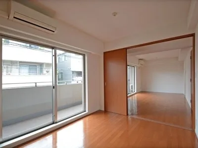 Premier Knotty Yutenji - Interior - ["Property", "Room", "Building"]
