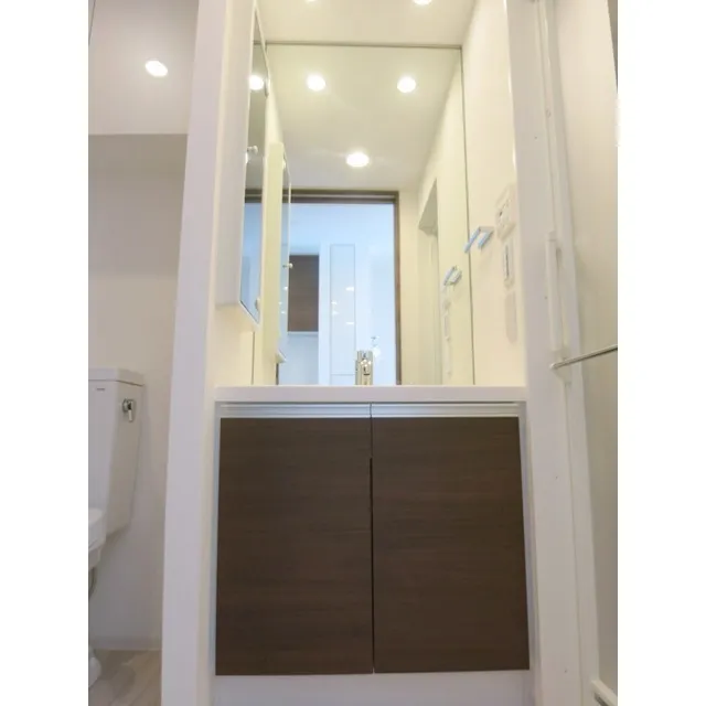 Comforia Meguro Aobadai - Interior - ["Cabinetry", "Fixture", "Building"]