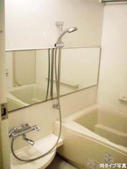 Comforia Shirokane-Takanawa - Interior - ["Plumbing fixture", "Bathroom", "Flooring"]