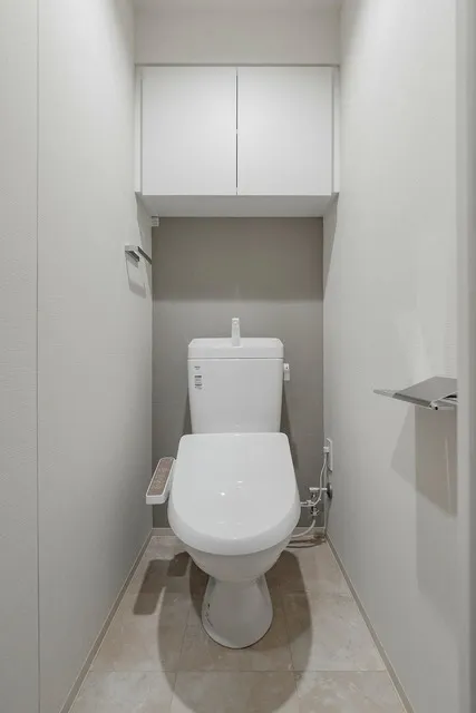 Prince Asylee Court - Interior - ["Toilet seat", "Toilet", "Bathroom"]