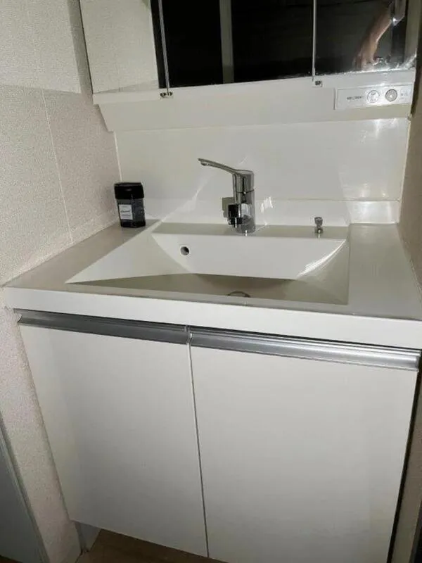 Galleria Higashi Shinjuku - Interior - ["Bathroom Sink", "Flooring", "Plumbing fixture"]