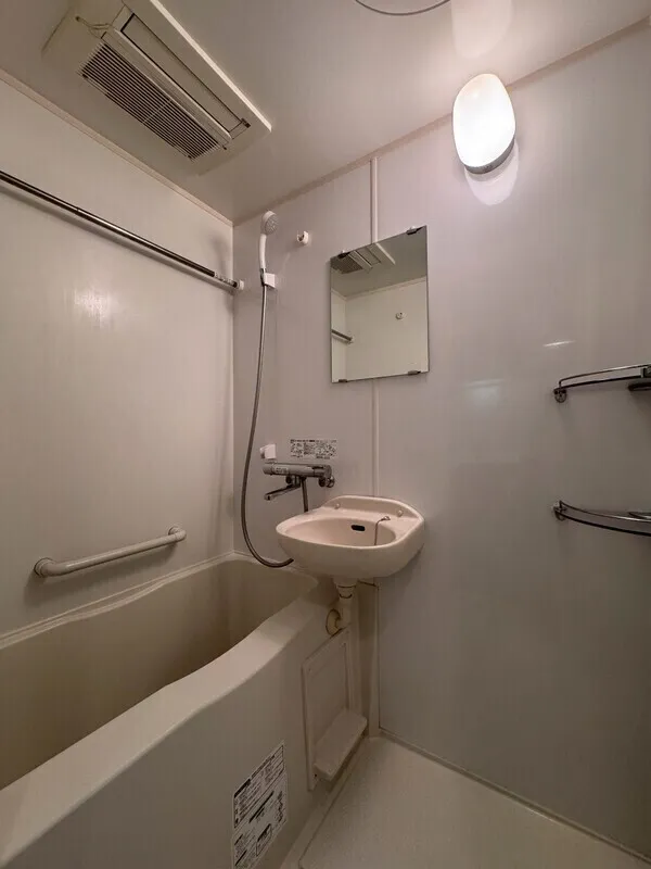 La Santé Hiroo - Interior - ["Flooring", "Plumbing fixture", "Interior design"]