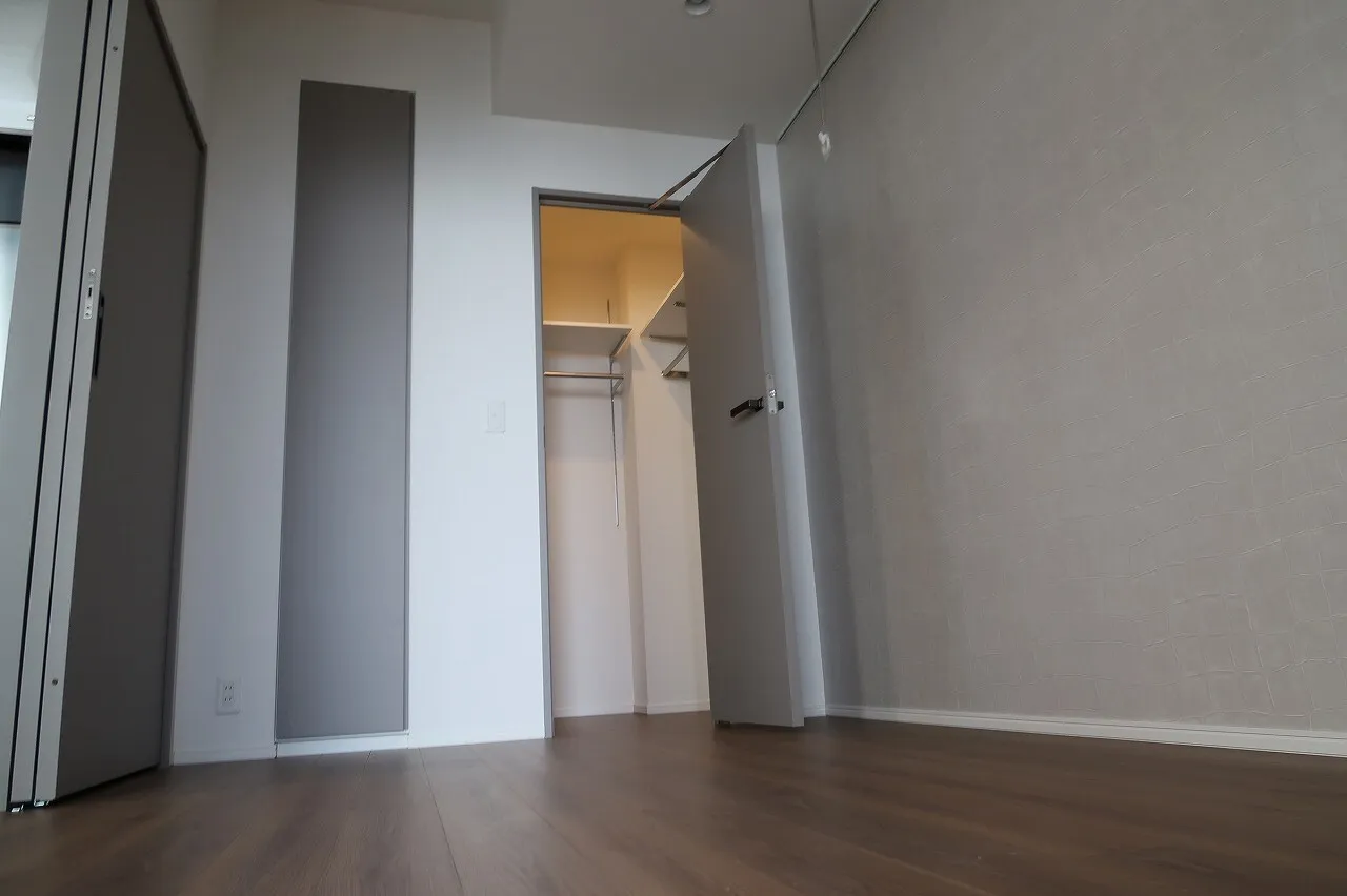 Laurel Tower Renai Hamamatsucho - Interior - ["Wood", "Building", "Hall"]