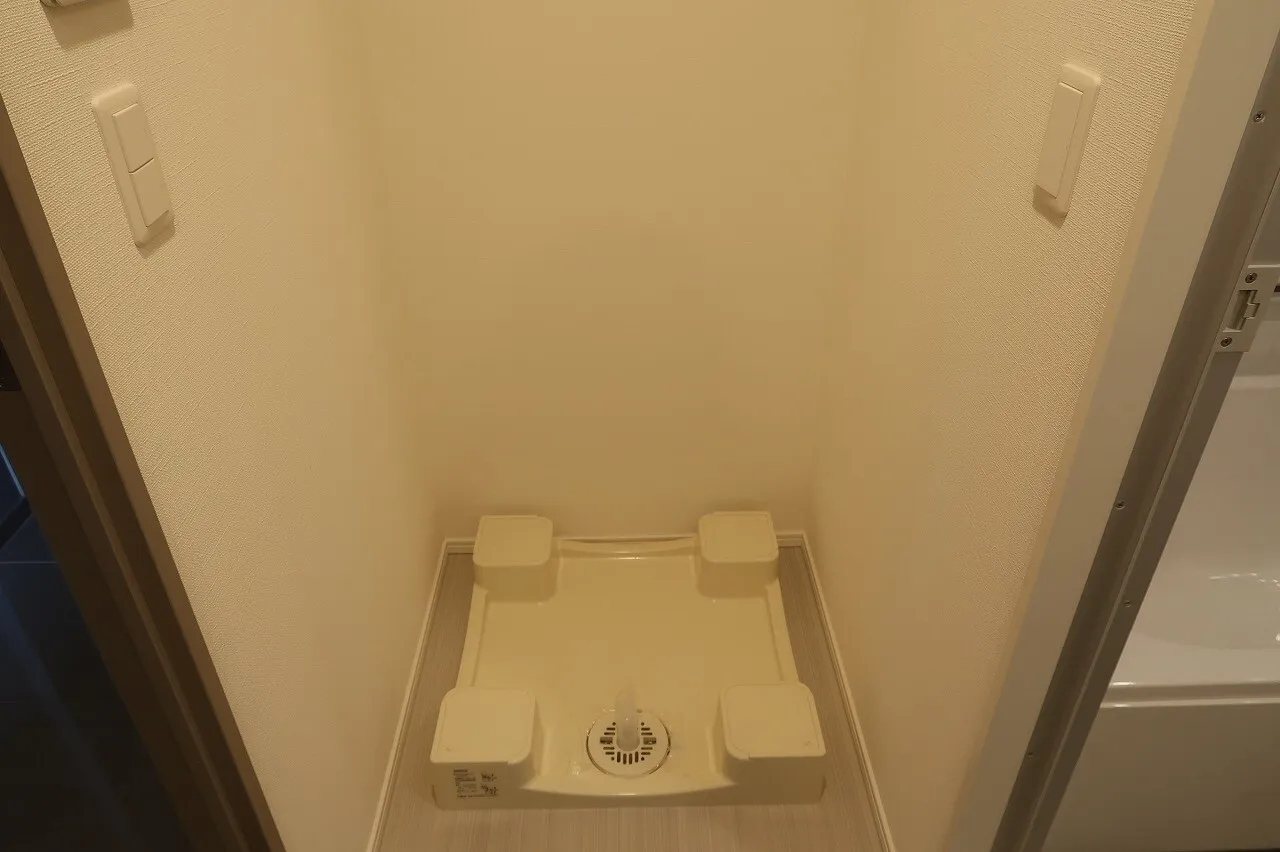 Laurel Tower Renai Hamamatsucho - Interior - ["Building", "Interior design", "House"]