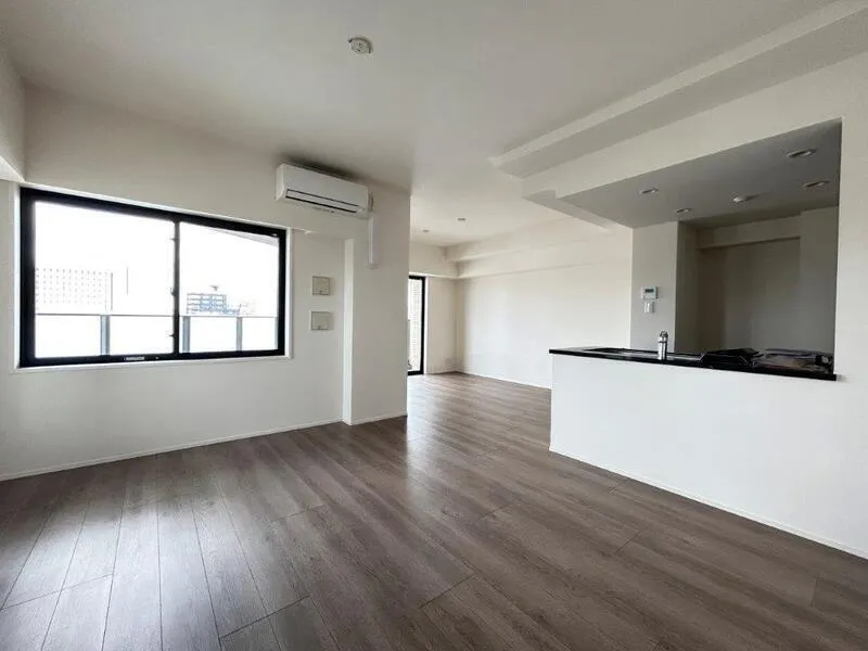 Doue Waseda - Interior - ["Flooring", "Floor", "Ceiling"]