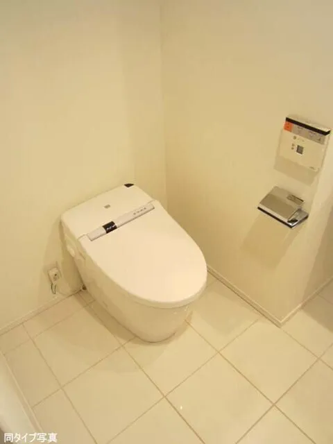 BPR Residence Ebisu - Interior - ["Toilet seat", "Plumbing fixture", "Toilet"]