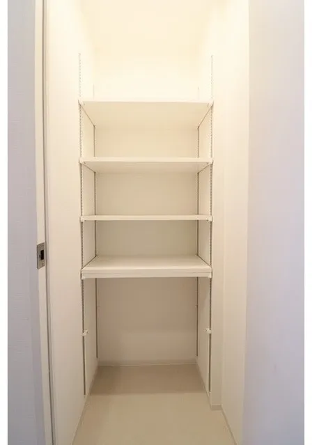 Urbanex Ichiya Honmuracho - Interior - ["Wall", "Wood", "Shelving"]