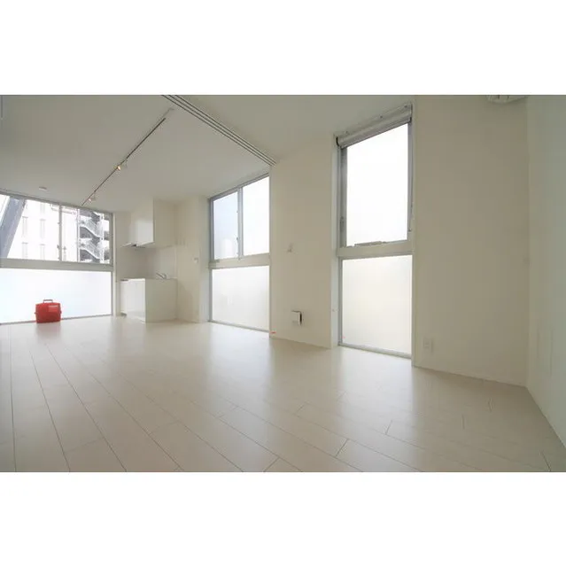 EDIT Nihonbashi - Interior - ["Property", "Floor", "Light"]