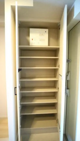 Proud Flat Ryogoku - Interior - ["Building", "Shelf", "Fixture"]