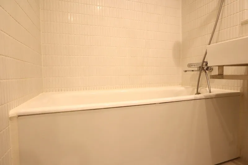 Castalia Azabujuban Shichimensaka - Interior - ["Bathtub", "Bathroom", "Flooring"]