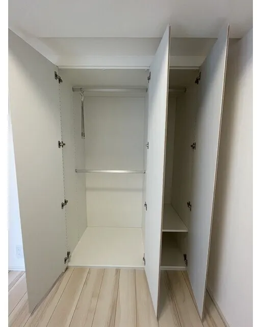 Comforia Liv Hirai MUTIO - Interior - ["Wood", "Flooring", "Floor"]