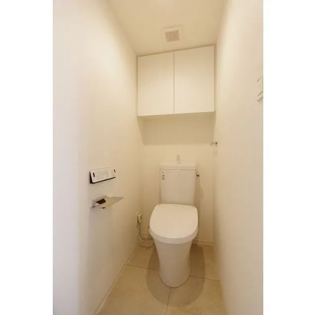 Zinnia Fudomae - Interior - ["Plumbing fixture", "Toilet", "Product"]