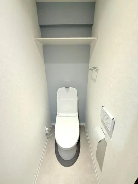 Lier Wakamatsucho - Interior - ["Toilet seat", "Toilet", "Flooring"]