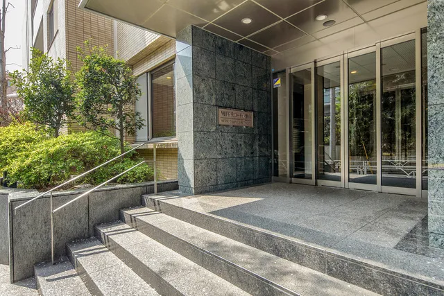 MFPR Court Daikanyama - Exterior - ["Plant", "Road surface", "Fixture"]