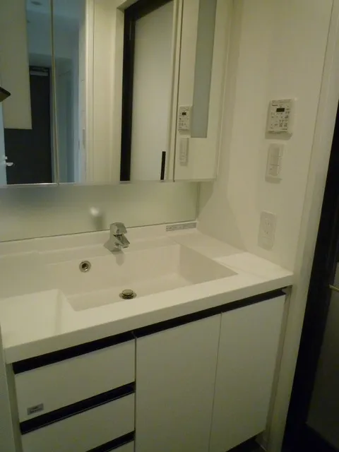 Park Habio Shibuya Honmachi Residence - Interior - ["Property", "Room", "Sink"]
