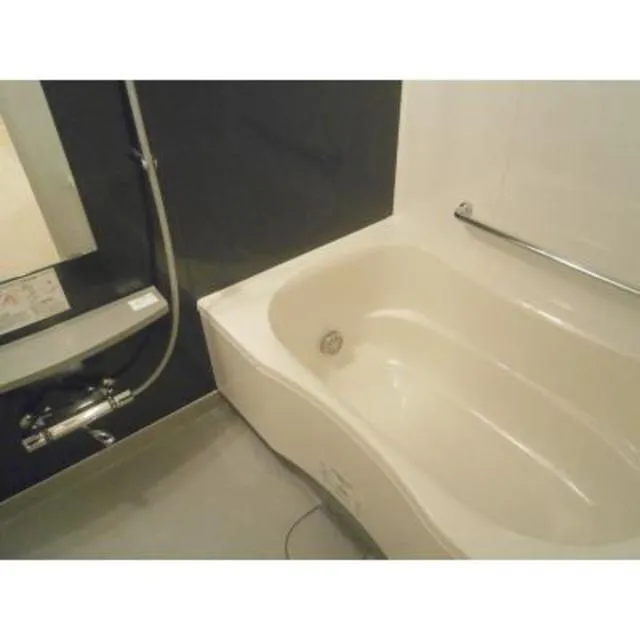 Park Axis Ochanomizu Stage - Interior - ["Bathtub", "Plumbing fixture", "Tap"]