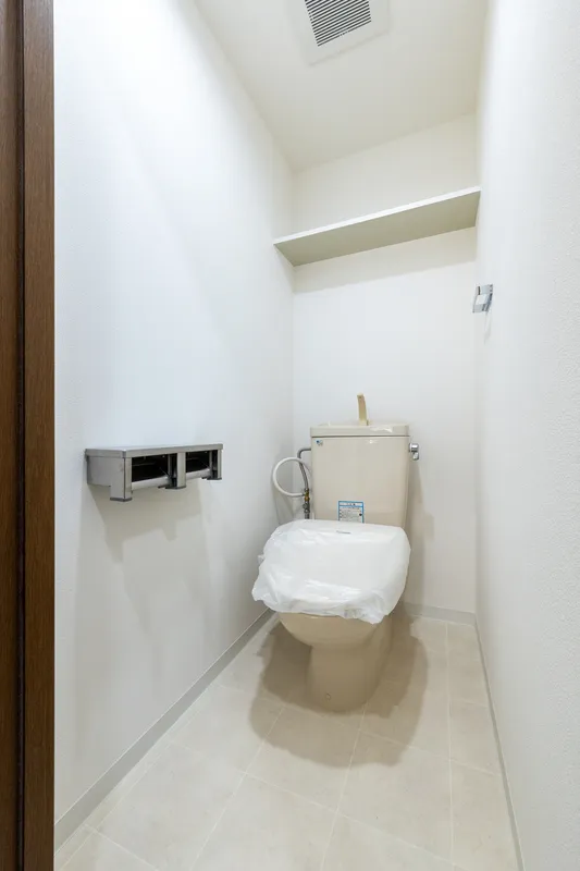 Olympus Sumida Park Building 1 - Interior - ["Toilet seat", "Flooring", "Toilet"]