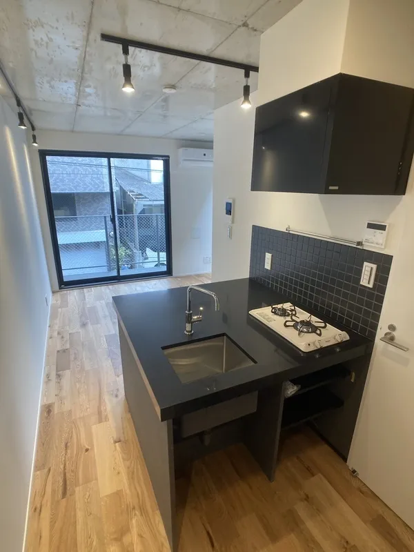 Trias531 - Interior - ["Kitchen", "Countertop", "Sink"]