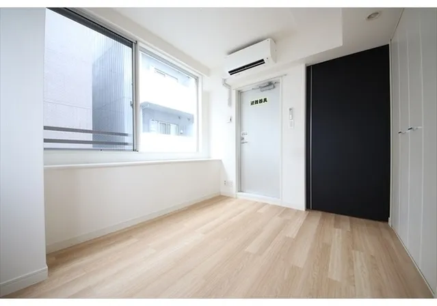 Castalia SuitenguⅡ - Interior - ["Window", "Property", "Building"]
