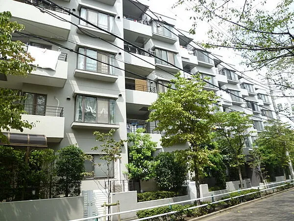 Itabashi Honcho Green Park - Exterior - ["Building", "Plant", "Daytime"]
