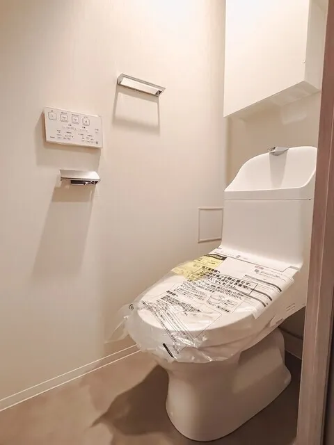 Brookside Residence Kiba - Interior - ["Toilet seat", "Toilet", "Plumbing fixture"]