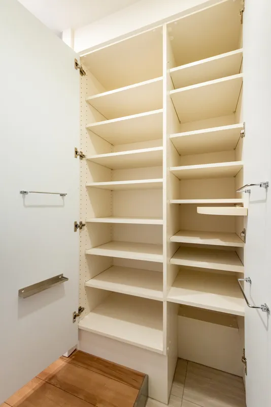 Growth Kinshicho Miluna Hills - Interior - ["Wood", "Shelf", "Shelving"]