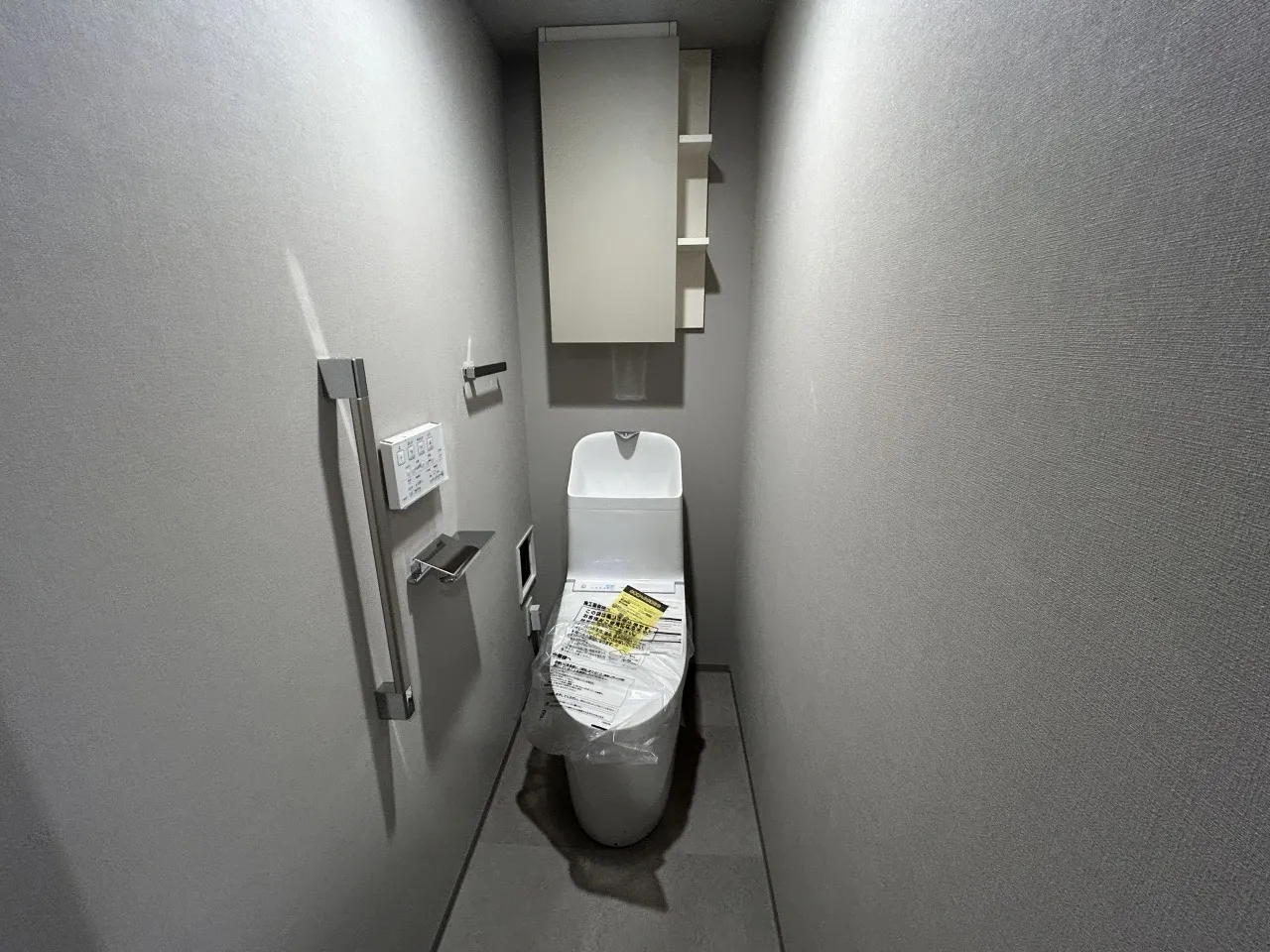 Blanciesta Asakusa Kuramae - Interior - ["Toilet seat", "Toilet", "Plumbing fixture"]
