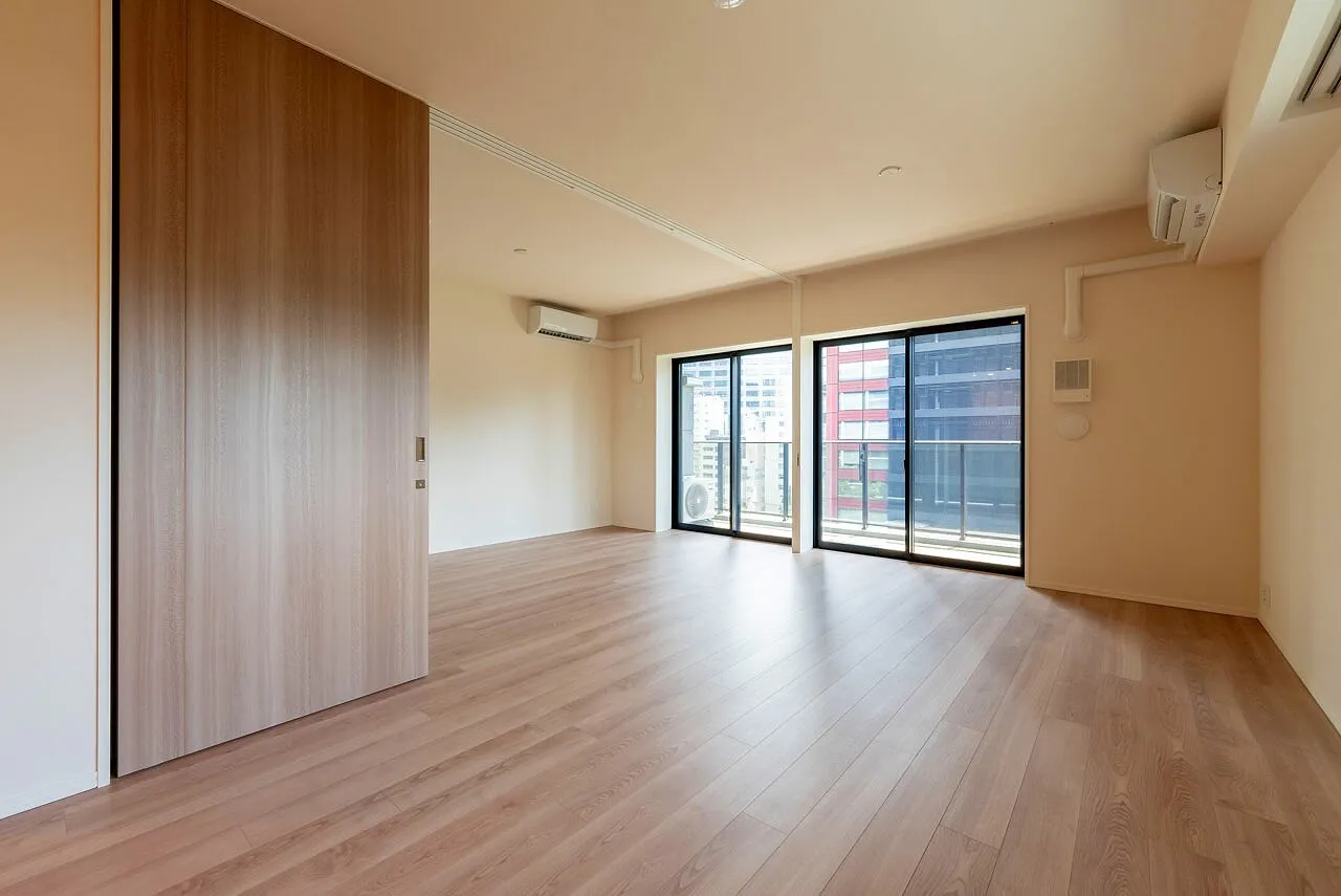 Mita Hijirizaka Garden Residence - Interior - ["Building", "Window", "Fixture"]