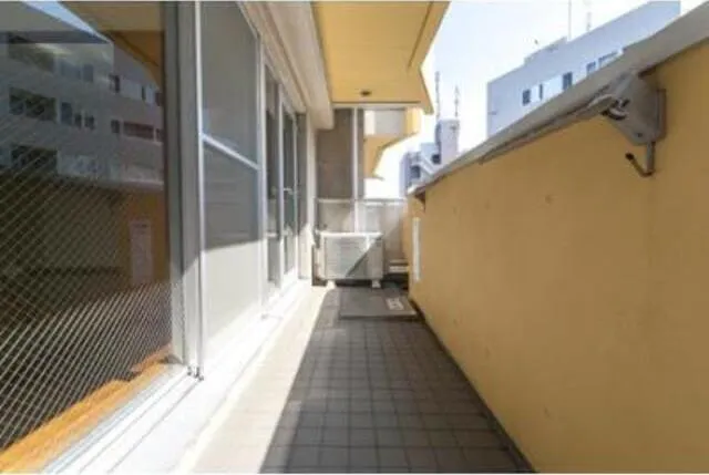 Casa Kuroyanagi - Interior - ["Fixture", "Rectangle", "Building"]