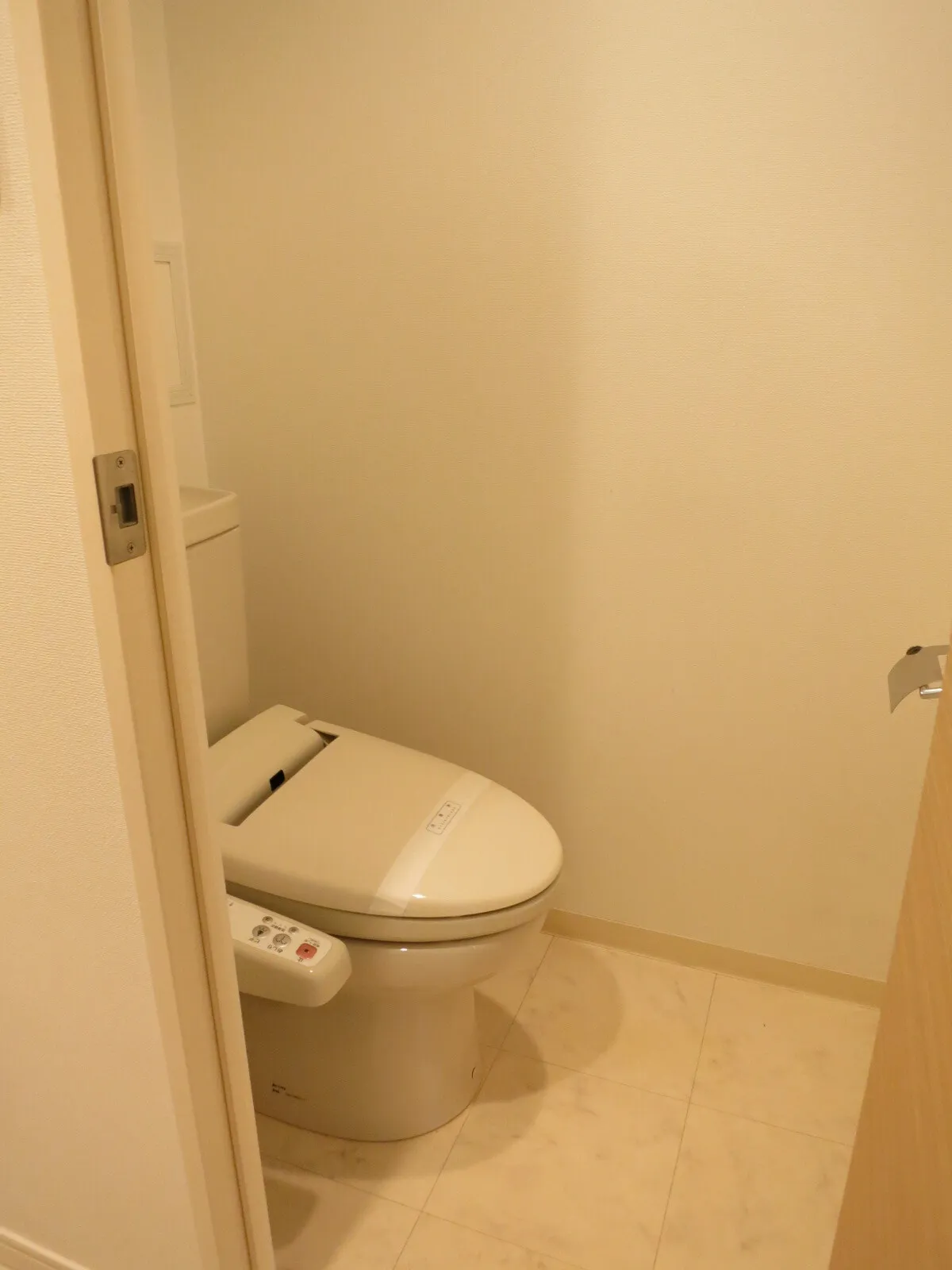 KDX Residence Oyama - Interior - ["Toilet seat", "Toilet", "Bathroom"]