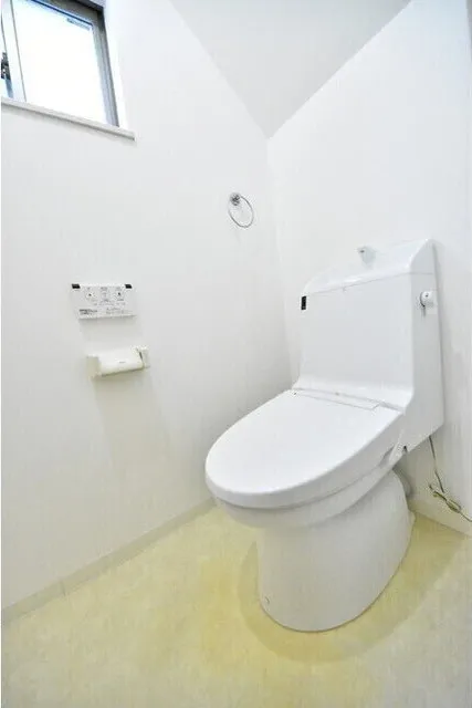 Mayspring Nagasaki - Interior - ["Toilet seat", "Toilet", "Bathroom"]