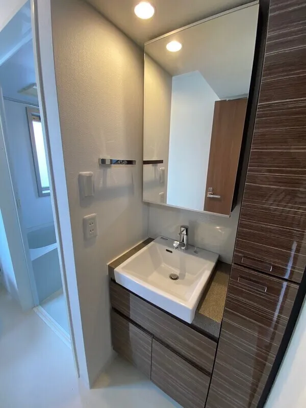 Park Premier Monzen-Nakacho - Interior - ["Wood", "Flooring", "Interior design"]
