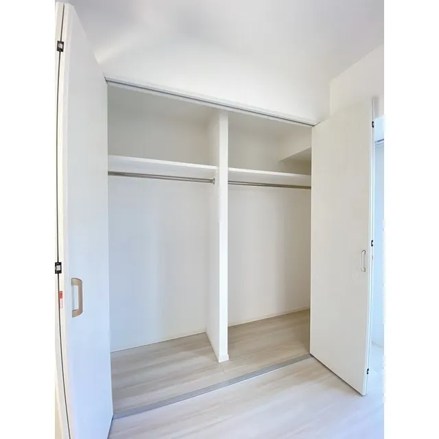 LIBR GRANT Haneda - Interior - ["Fixture", "Wood", "Automotive exterior"]
