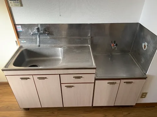 King Building - Interior - ["Kitchen sink", "Cabinetry", "Sink"]