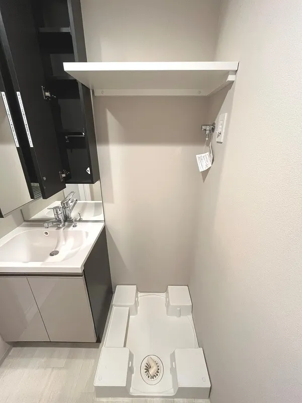 Orchid Residence Morishita - Interior - ["Plumbing fixture", "Flooring", "Interior design"]