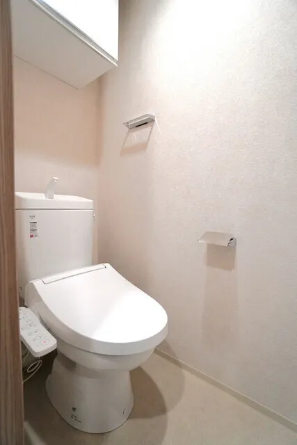 CREATIF Bunkyo Sendagi - Interior - ["Toilet seat", "Toilet", "Plumbing fixture"]