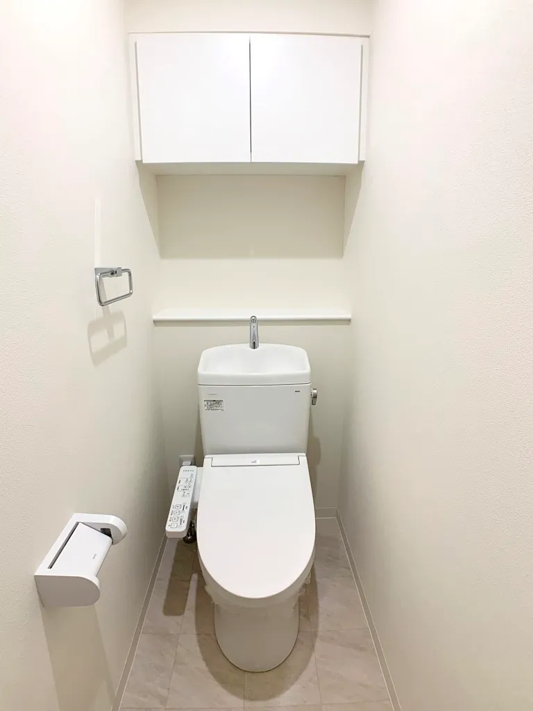 Primal Tsukishima - Interior - ["Toilet seat", "Bathroom sink", "Plumbing fixture"]
