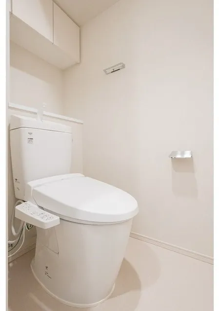 Comforia Higashiueno - Interior - ["Toilet seat", "Toilet", "Plumbing fixture"]