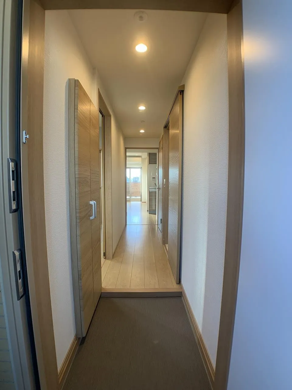 LiveFlat Kinshicho - Interior - ["Building", "Fixture", "Door"]