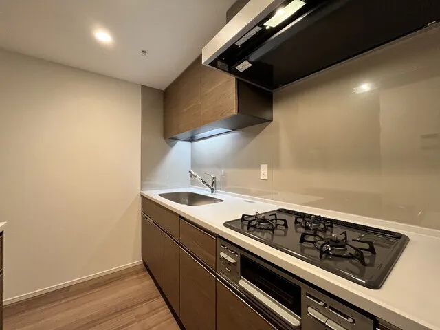 Park Tower Kachidoki South Building - Interior - ["Flooring", "Kitchen", "Floor"]