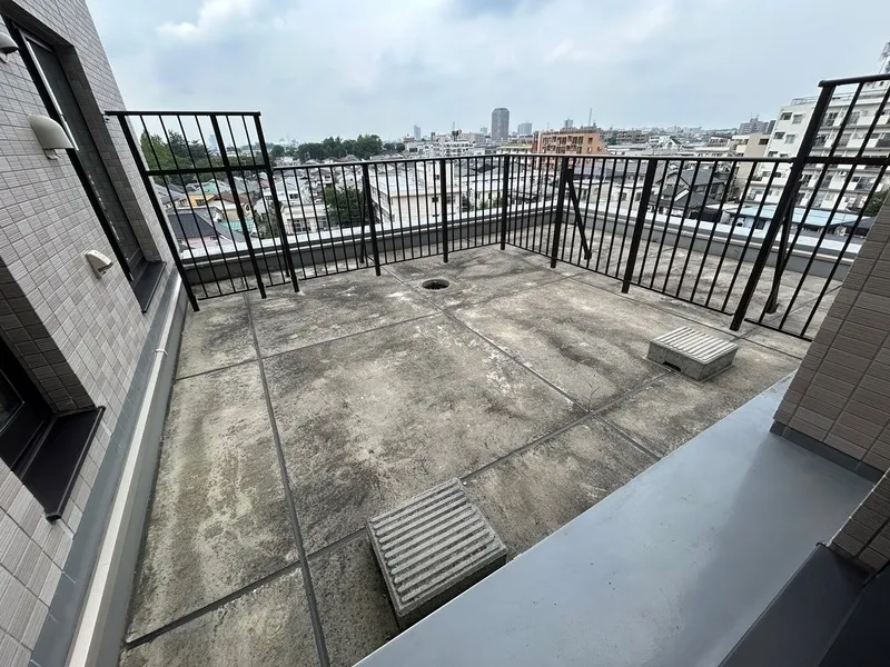 Primal Nerima Toshimaen - Interior - ["Composite material", "Grey", "Balcony"]